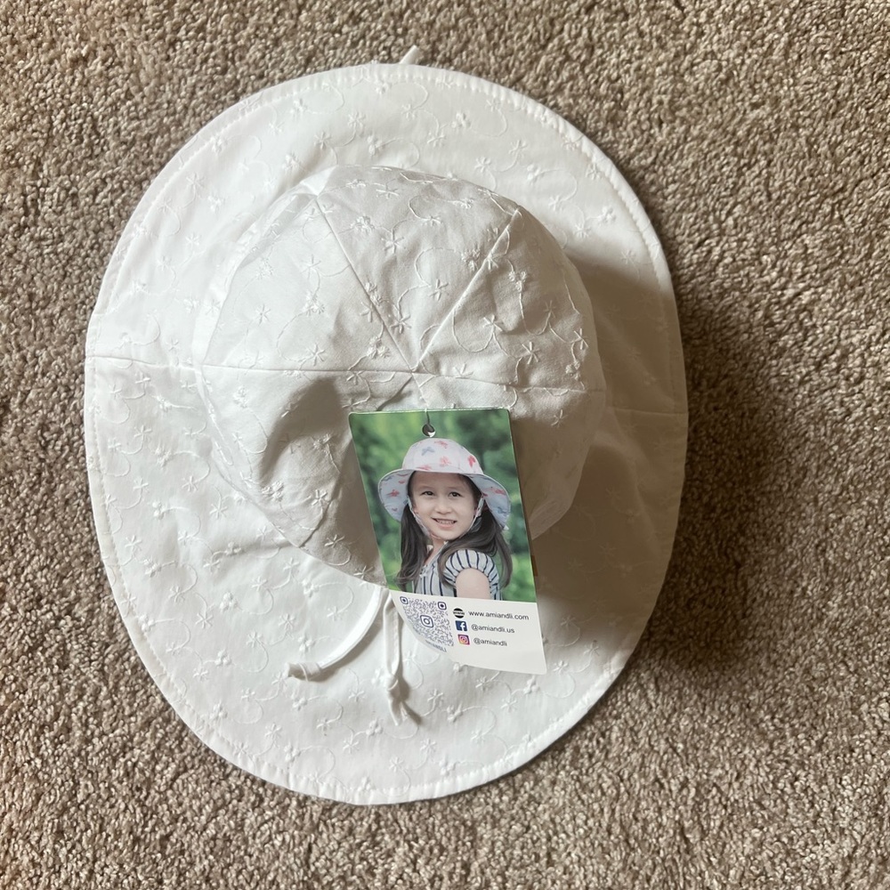 NWT Embroidered baby sun hat